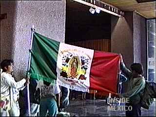 Bandera con Virgen de Guadalupe